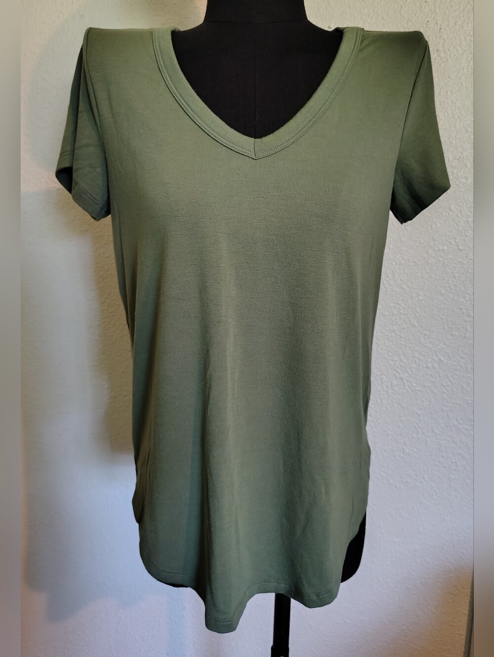 SO Goods For Life 3-Pack Scoop & V Neck Tops Blue, Light Blue, Olive Women Small - Picture 11 of 13
